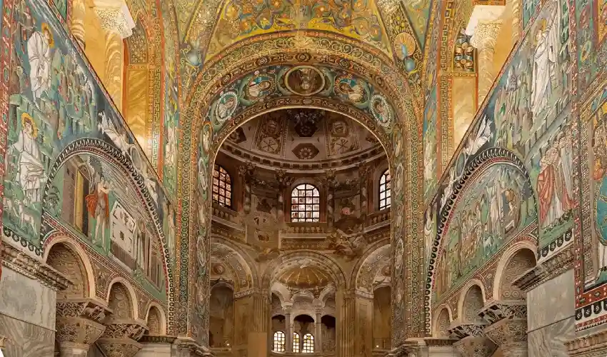 San Vitale and Byzantine Mosaics واقع در Ravenna